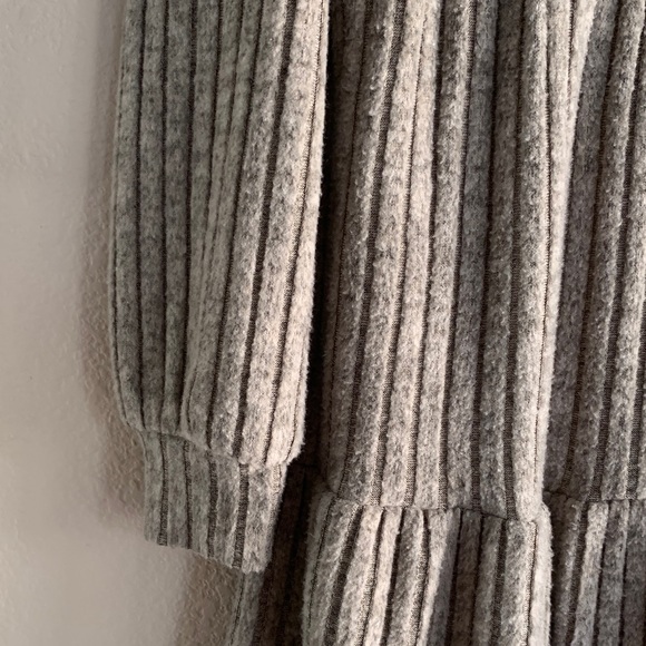 ModCloth Soft Sweater Long Sleeve Dress Tiered Skirt Mini XL - Picture 4 of 5